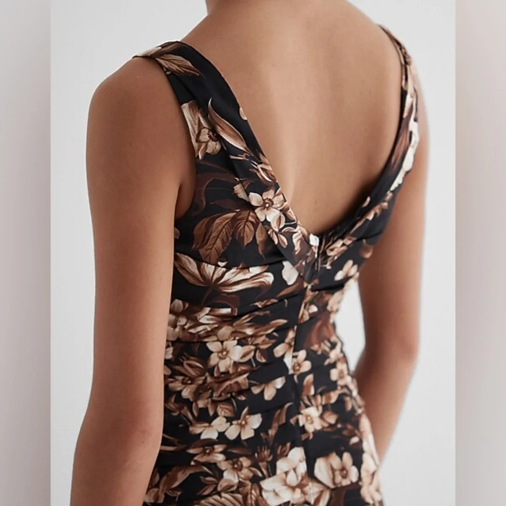 ✨NWT~Express Satin Ruched Bodycon Dress✨